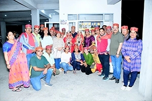 Group travellers on Manimahesh Yatra